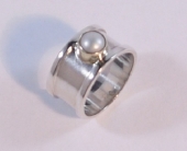 Silberring mit Perle